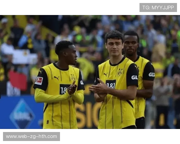 多特蒙德边路传中威胁大,比赛节奏明显加强 多特蒙德边路传中威胁大,比赛节奏明显加强